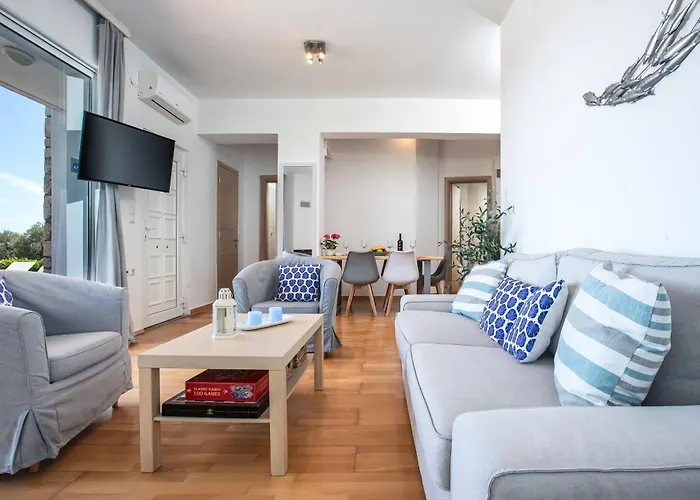 Dimitra Apartment With Private Pool And Sea View -The Ground Floor Of A Two Storey Building